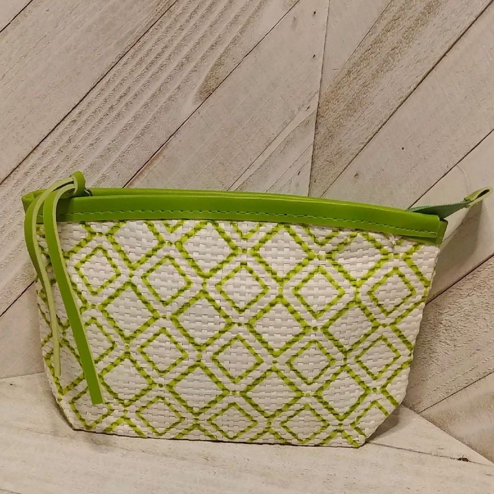 NWOT Shiseido Small Woven Makeup Bag